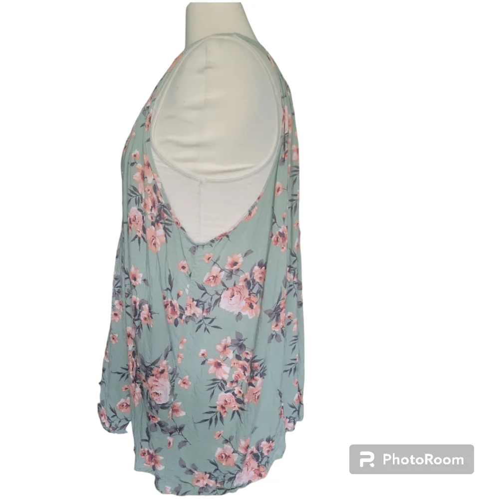 TORRID GREEN FLORAL TOP - 1X